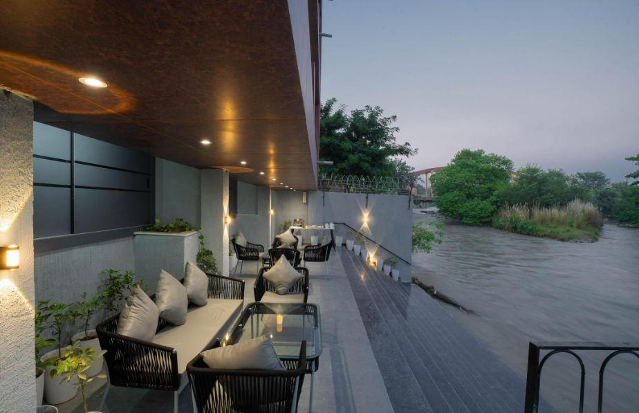 hotel image3